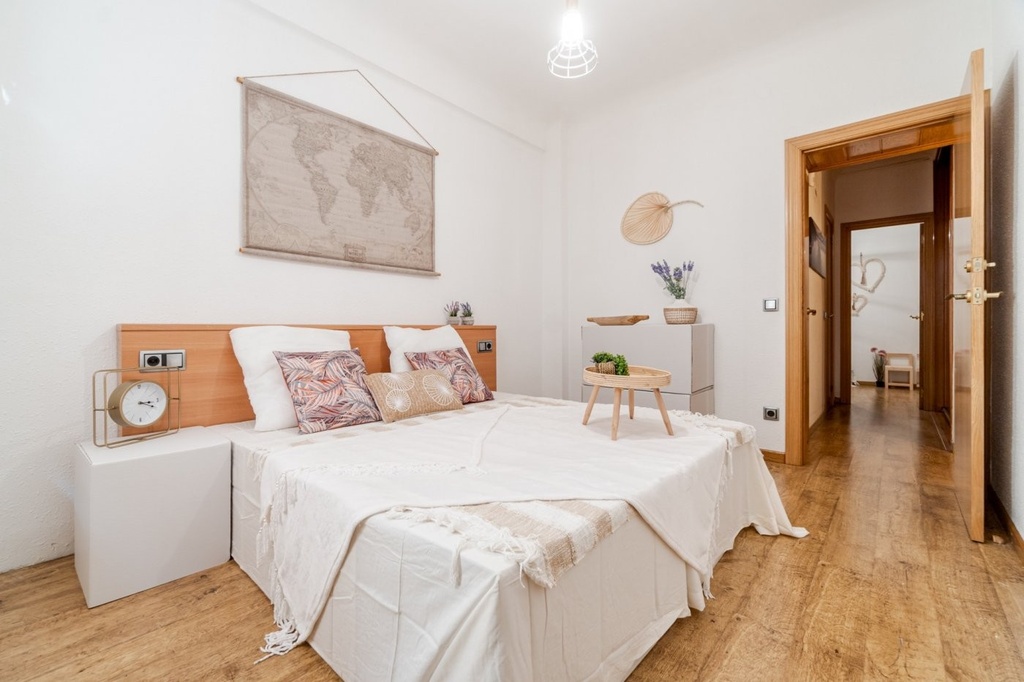 PISO ENTERO - MUEBLES CON FUNDAS (49 PZ)